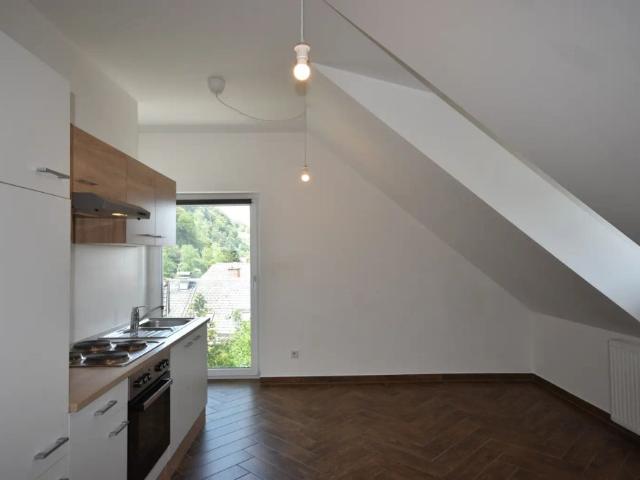 GRÖDIG Moderne und gemütliche 2 Zimmer Dachgeschosswohnung