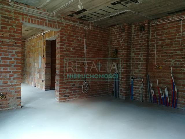 Dom z potencjałem, 537 m², działka 770 m² polecam