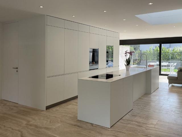 GRONO AFFITTASI/VENDESI ULTIMA CASA A SCHIERA