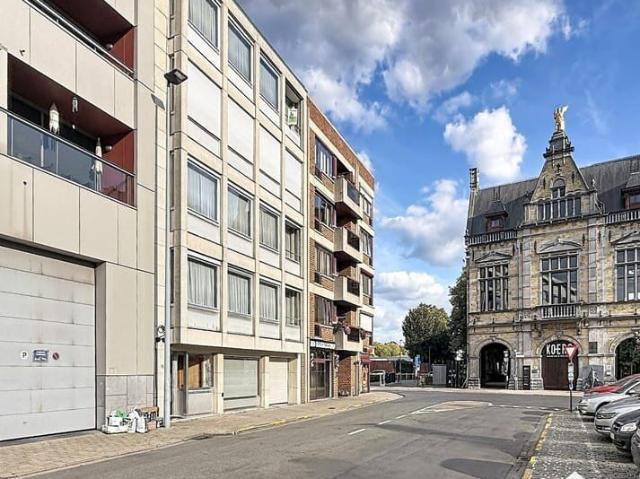 Groot appartement met 3 slaapkamers te Roeselare