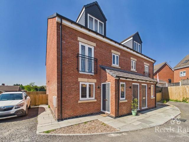 Groot Close, Rotherham S66 1 bed apartment to rent £800 pcm £185 pw