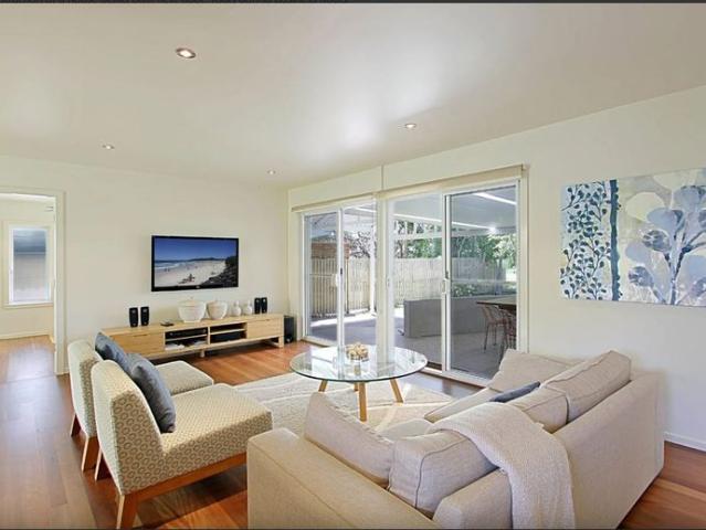 Groovy fully furnished 3 bedroom home in Byron Bay