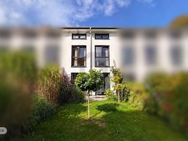 VIEL PLATZ ZUM LEBEN  WENIG ARBEIT IM GARTEN