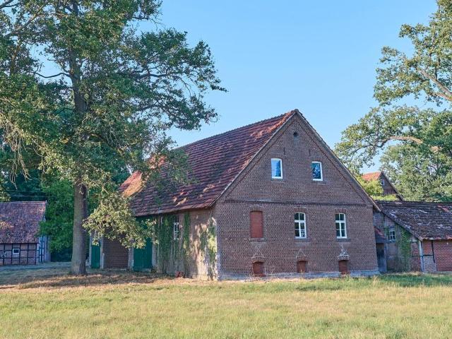 Groß + Fein: halbe Scheune Baugenehmigung Landschaftsschutzgebiet