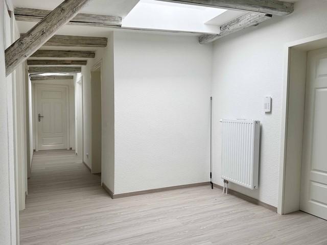 Groß, hell und viel Platz! Ein Familientraum in ruhiger Hoflage mit tollen Sichtbalken. Gleich hinter dem Reileck