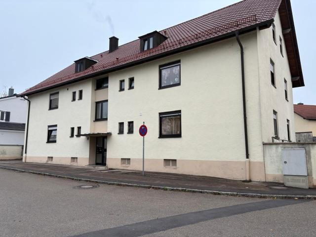 3 Zimmerwohnung in Großmehring, Monteure, Jobcenter, WG, usw. SOFORT FREI !