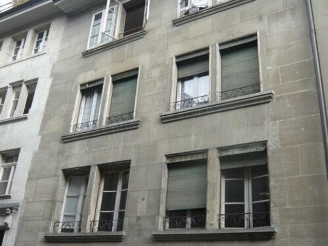 GROSSARTIGE 21/2 ZIMMER WOHNUNG IM HERZEN DER STADT!