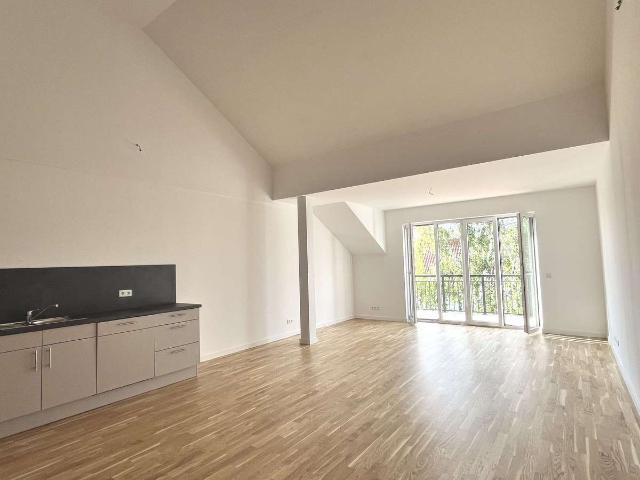 GROSSARTIGE* 3 Zimmer Dachgeschosswohnung mit Balkon & großzügiger Terrasse