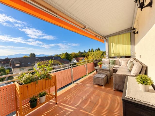 Großartige 3,5 Zimmer Doppelhauswohnung im Herzen von Crans VD
