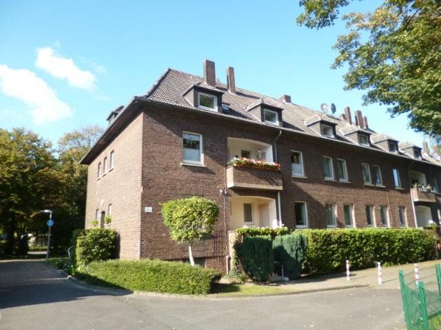 Großartige Altbauwohnung 134 qm in zentraler Lage