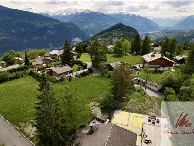 Großartige Gelegenheit in einem idyllischen Wohngebiet, Erweiterungsprojekt eines luxuriösen Chalets zwischen Lens und Crans