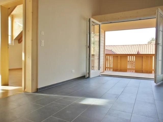 Grosse 3.5 Zimmer Dachwohnung mit Seeblick