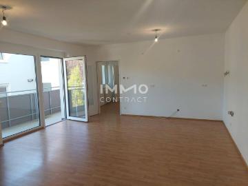 Große 3 Zi Wohnung mit Loggia & 2 Garagen in Kilb – gepflegt und hell förderbar