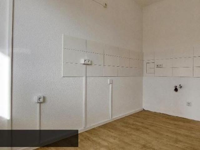 große 3 Zimmer, Balkon, frisch saniert, Aufzug