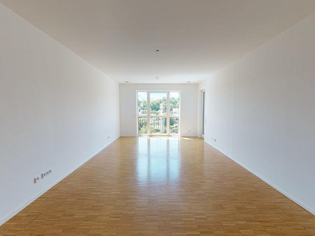 Große 3 Zimmer Wohnung mit 2 Balkonen