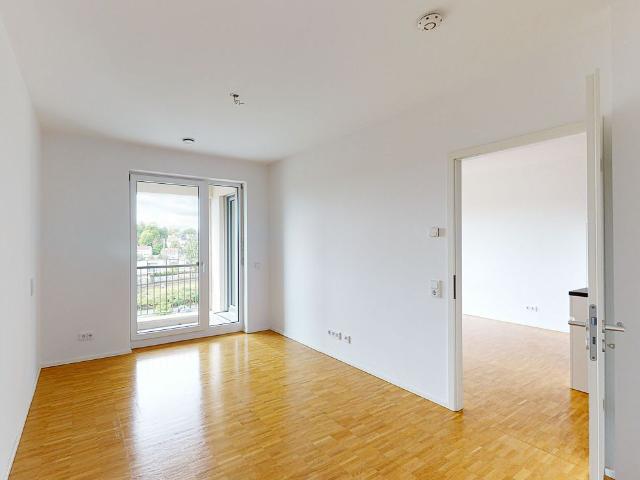 Große 3 Zimmer Wohnung mit 2 Balkonen