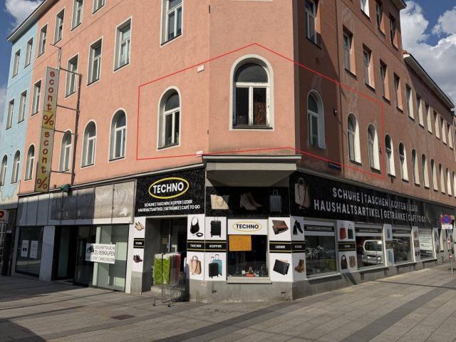 Große 3 Zimmer Wohnung mit Potenzial
