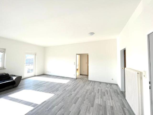 Große 3 Zimmer Whg am Hauptplatz Jennersdorf
