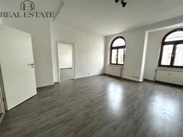 Große 3 Raum Wohnung im Zentrum