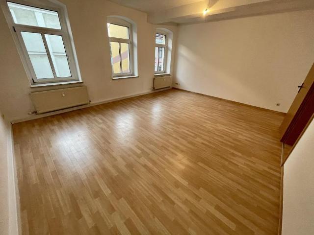 Große 1 Raum Wohnung mit neuer Einbauküche & Wanne in Gera Zwötzen!
