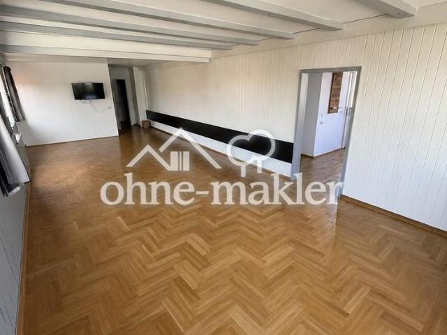 Große 2,5 Zimmer Wohnung mit riesigem Wohnzimmer