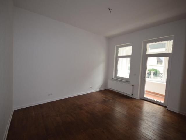 Große 2 Zi. Whg. mit Wintergarten und Einbauküche, in Top Lage