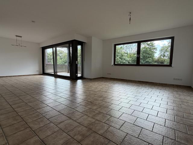 Große 2 Zimmerwohnung mit Balkon & EBK