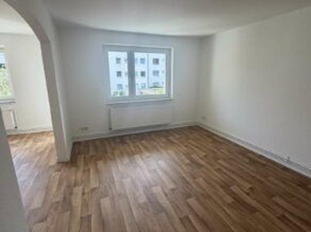 Große 2 Zimmerwohnung mit Balkon in der List