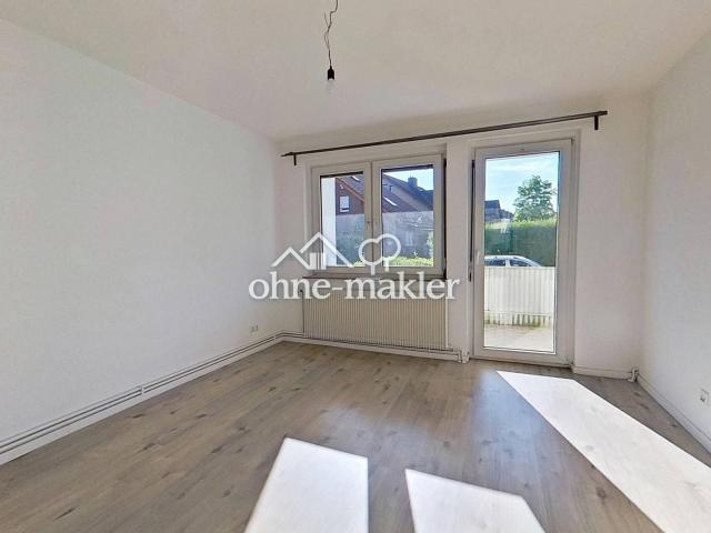 Große 2 Zimmer Wohnung mit BALKON, modernem Wannenbad und viel Lichteinfall