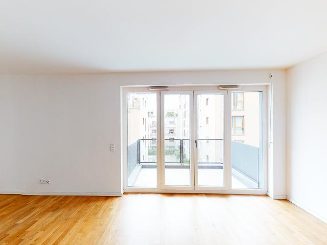 Große 2 Zimmer Wohnung mit EBK & Balkon
