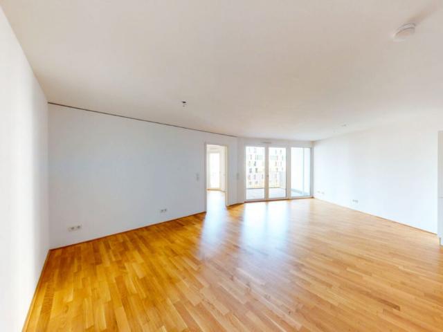 Große 2 Zimmer Wohnung mit Terrasse und EBK