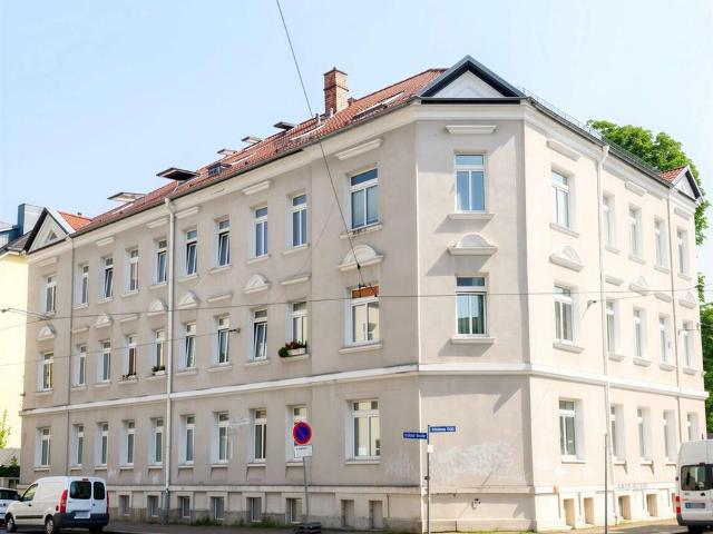 Große 2 Raum Wohnung inklusive neuer EBK & Tageslichtbad mit Wanne