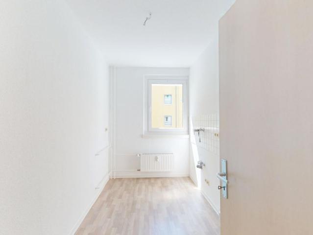 große 2 Raumwohnung mit Balkon