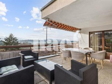 Große 7 Zimmer Penthouse Wohnung mit hervorragender Terrasse zum Verkauf in Villars sur Glâne