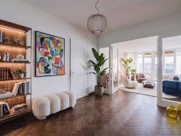 Große 7 Zimmer Wohnung im obersten Stock – Budé