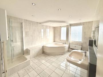 Große 4,5 Zimmer Wohnung mit Balkon in Essen Dellwig