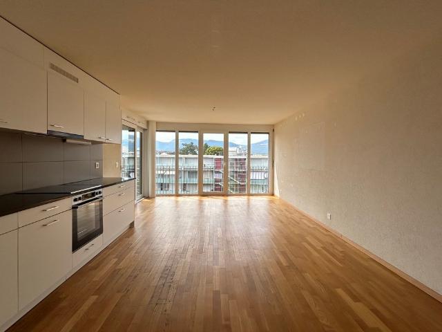 Große 4,5 Zimmer Wohnung in der Nähe aller Annehmlichkeiten