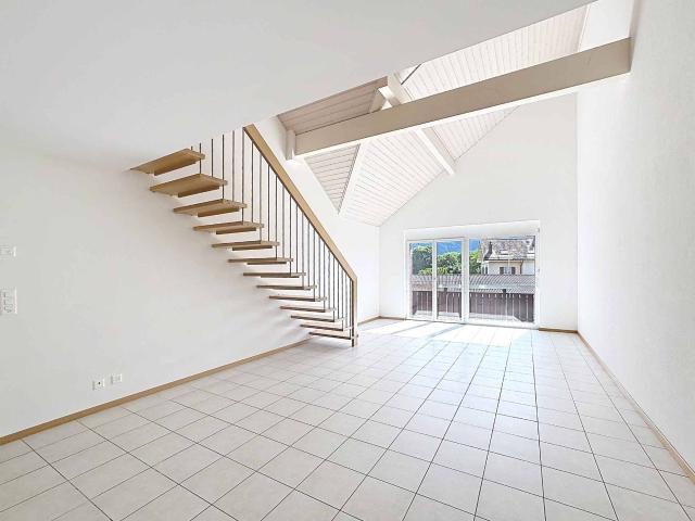 Große 4,5 Zimmer Wohnung von 137,7 m² mit Zwischen und überdachten Balkonen