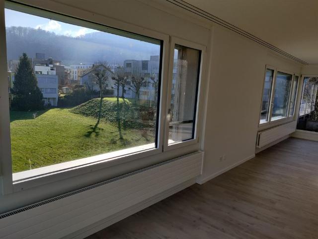 Grosse 4 1/2 Zimmer Attika Wohnung mit zwei Terrassen