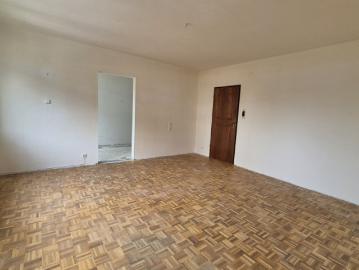 Große 4 Zi Wohnung in Schwaz mit Westbalkon, Renovierungschance!