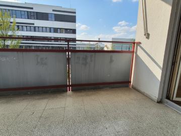 Große 4 Zi Wohnung in Schwaz mit Westbalkon, Renovierungschance!