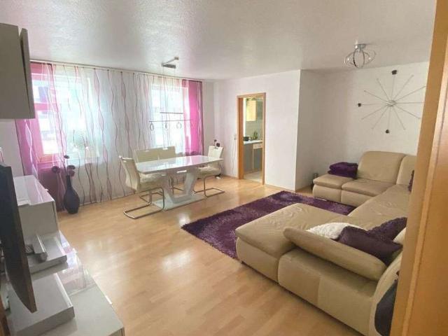 Große 4 Zimmerwohnung mit Terrasse in Zentrumslage