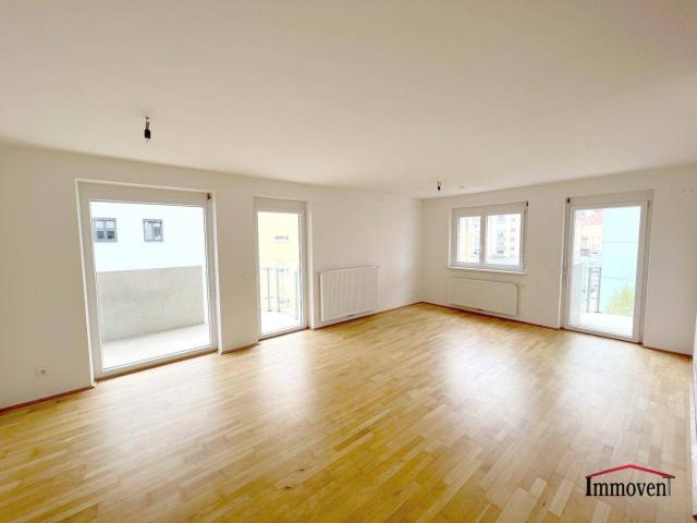 Große 4 Zimmerwohnung mit zwei Freiflächen!