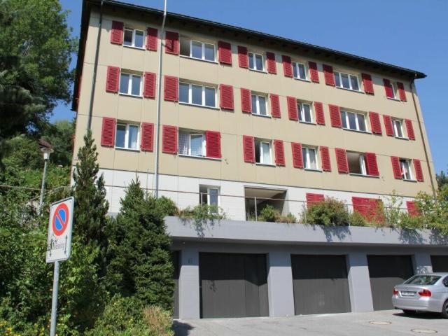 grosse 4 Zimmerwohnung