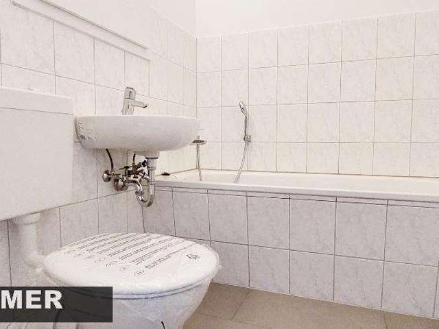 große 4 Zimmer, Balkon frisch saniert