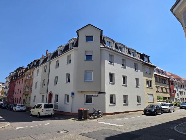 Große 4 Zimmer Dachgeschosswohnung in Pforzheim Brötzingen, ca. 110 m², saniertes Mehrfamilienhaus