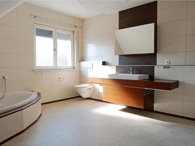 Große 4 Zimmer Maisonettenwohnung mit eigenem Gartenanteil