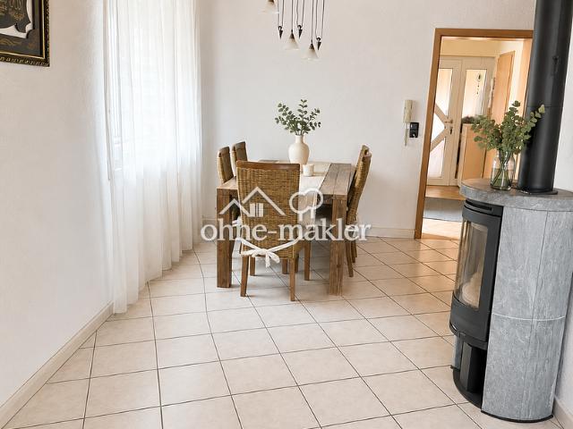 Große 4 Zimmer Wohnung auf 2 Etagen mit 136 m² Wohnfläche, Balkon und Innenhof