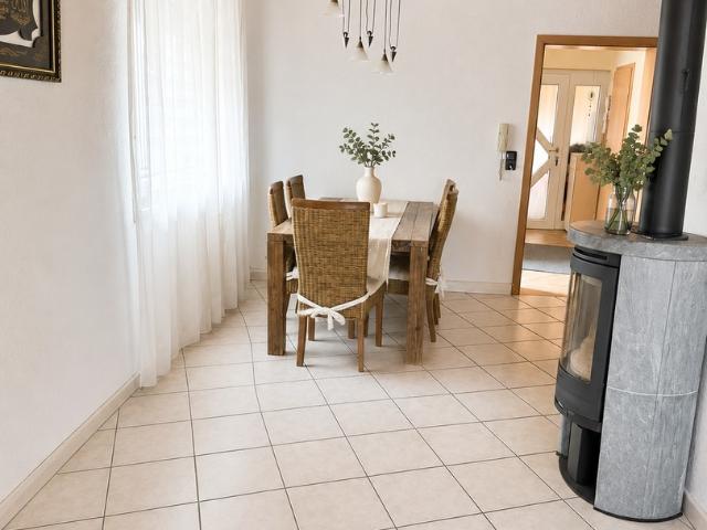 Große 4 Zimmer Wohnung auf 2 Etagen mit 136 m² Wohnfläche, Balkon und Innenhof