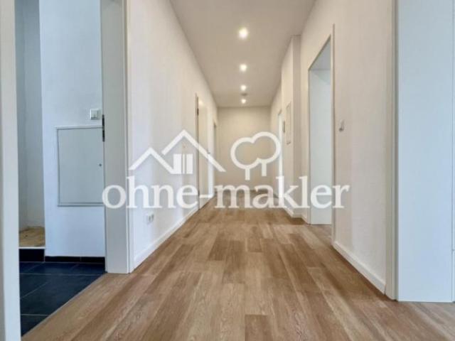 Große 4 R Wohnung | EBK | großes WoZi | Balkon | 2 Bäder